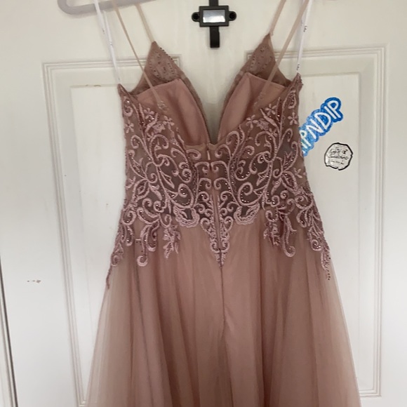 PROM DRESS - Picture 5 of 10